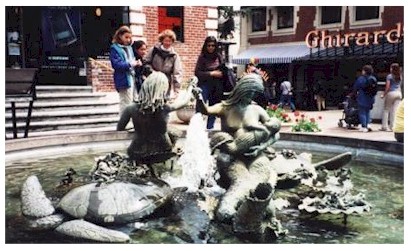 Ghirardelli Square  Mermaid  Fountain